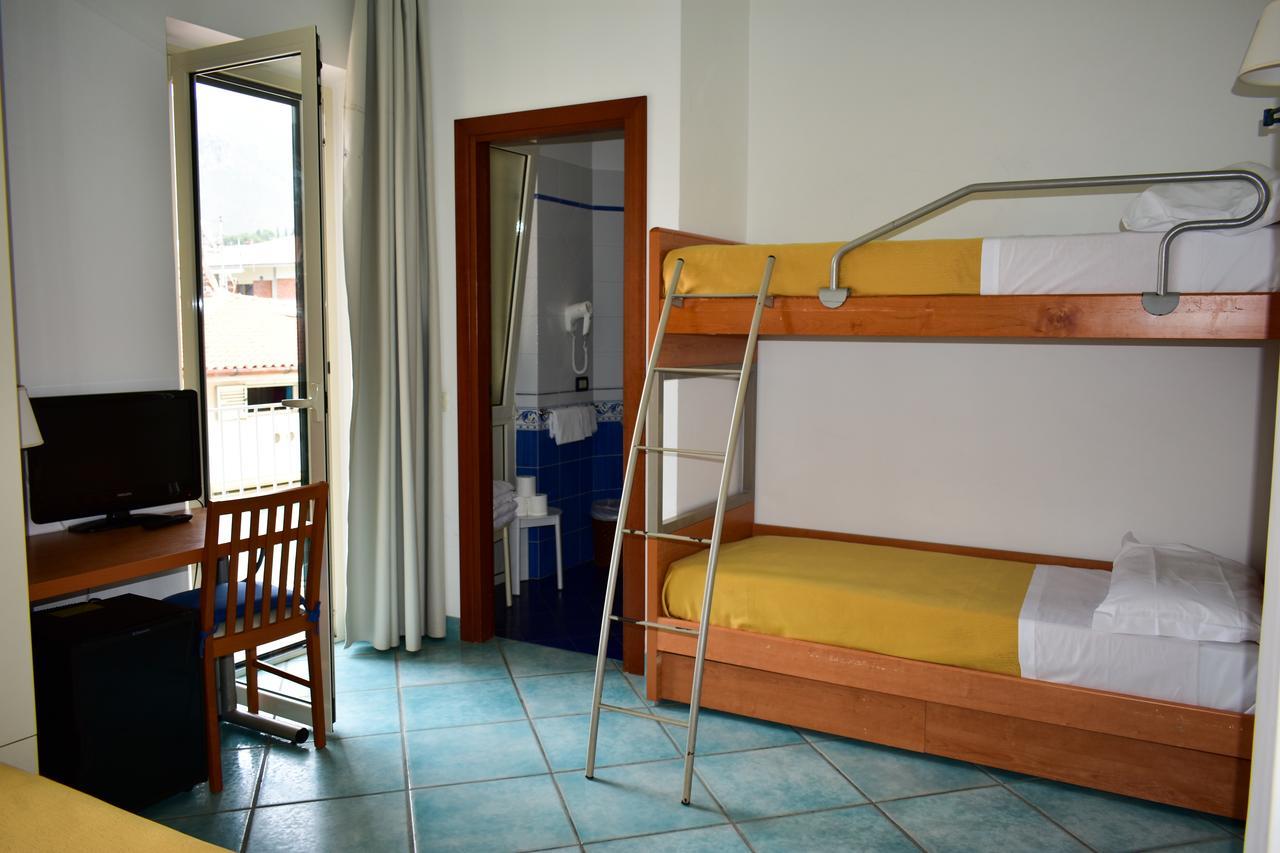 Hotel Amyclae Sperlonga Buitenkant foto