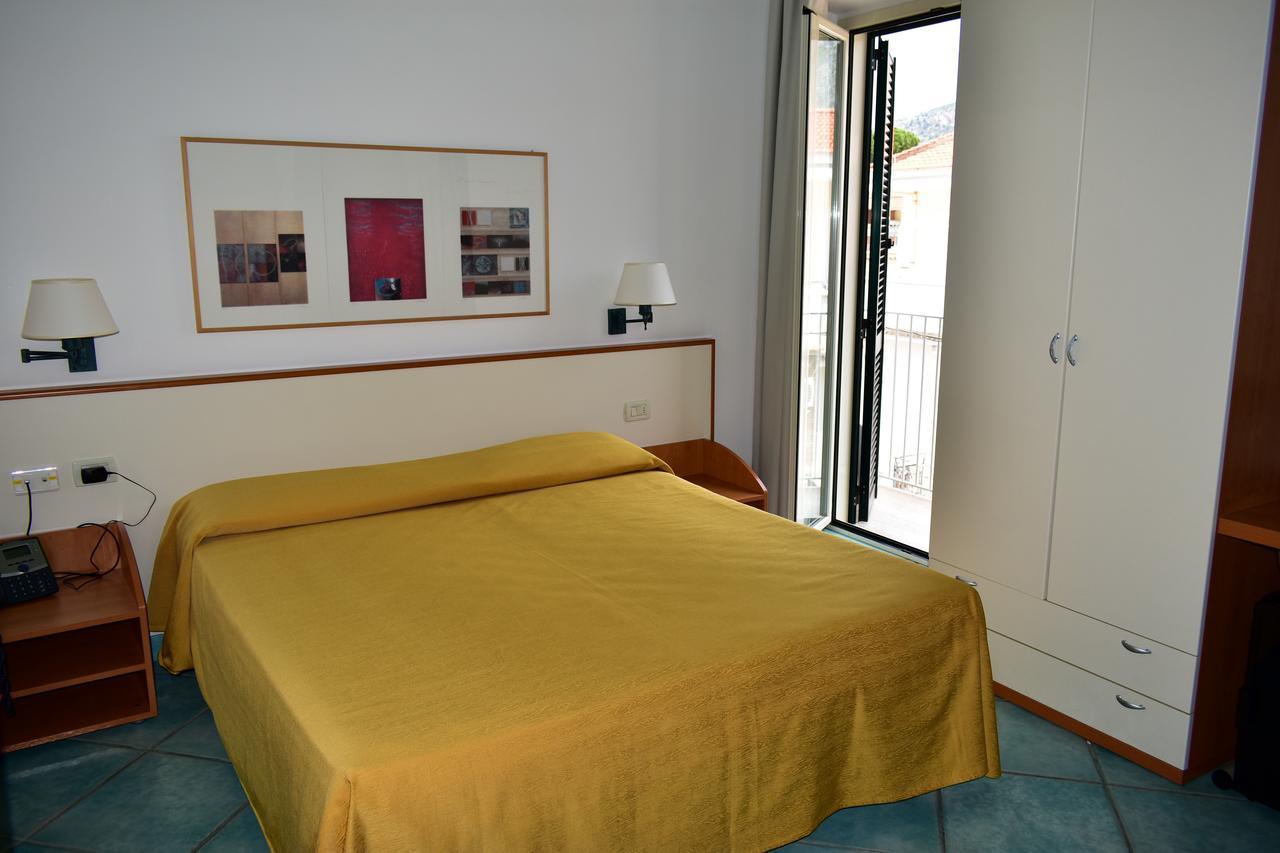 Hotel Amyclae Sperlonga Buitenkant foto