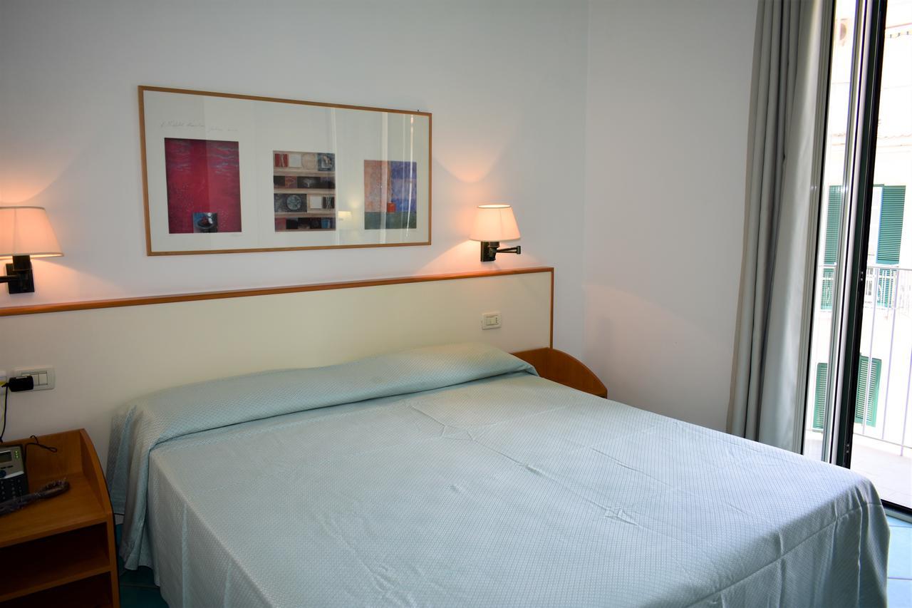 Hotel Amyclae Sperlonga Buitenkant foto